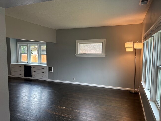 Photo - 2824 Aberdeen Ave