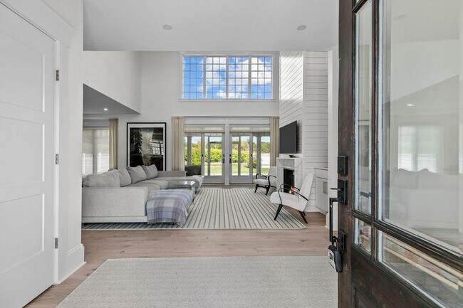 Photo - 45 Carnegie Abbey Ln