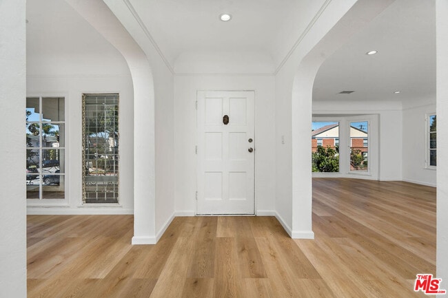 Photo - 9654 W Olympic Blvd