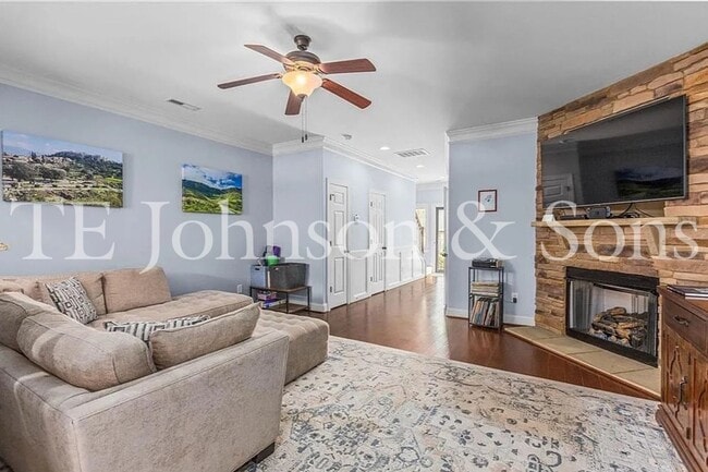 Photo - Beautiful 2 Bedroom Townhome with Bonus Room, Garage, and High End Finishes