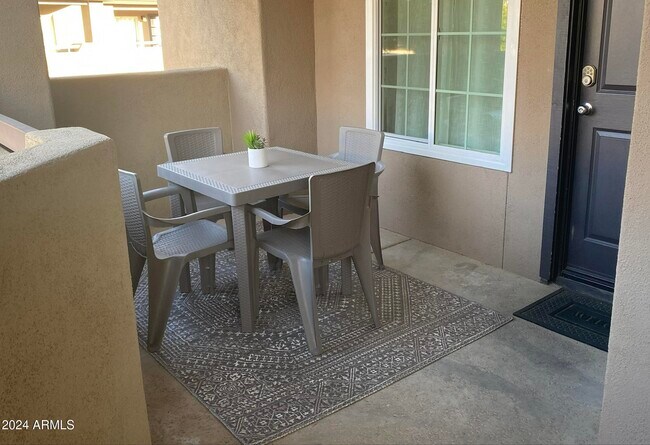 9450 E Becker Ln Unidad 2013