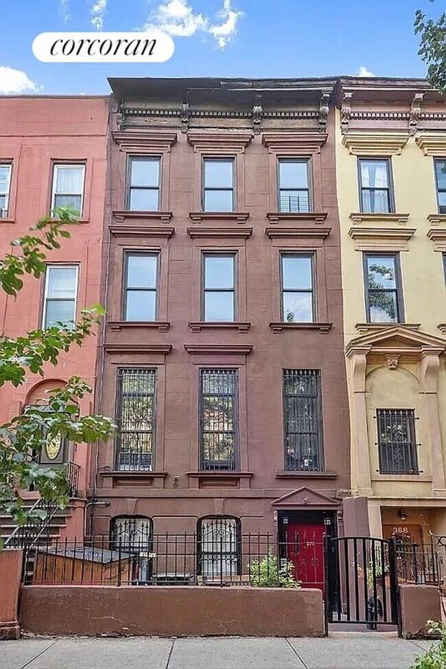 Photo - 370 Greene Ave