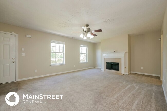 Photo - 2703 Holly Berry Dr