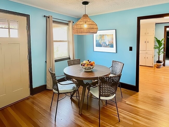 Photo - 6 Hadassah Wy