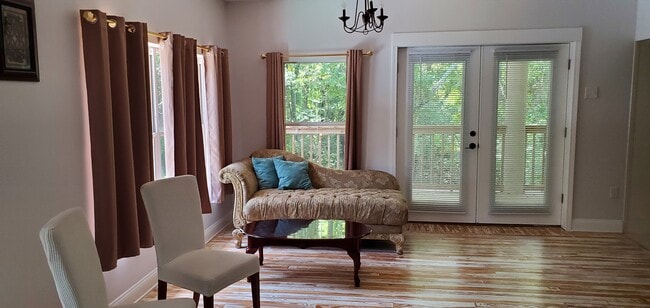 rincón de lectura - 6542 Sherry Ln Unidad PresidentialSuite