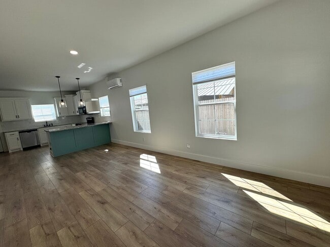 Photo - Stunning 2 bedroom 1 bathroom home In Kendall-Whittier district of Tulsa!