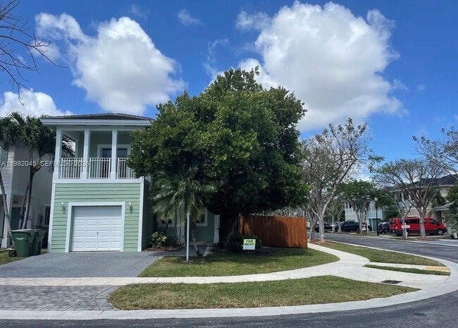 Photo - 390 NE 35th Ave