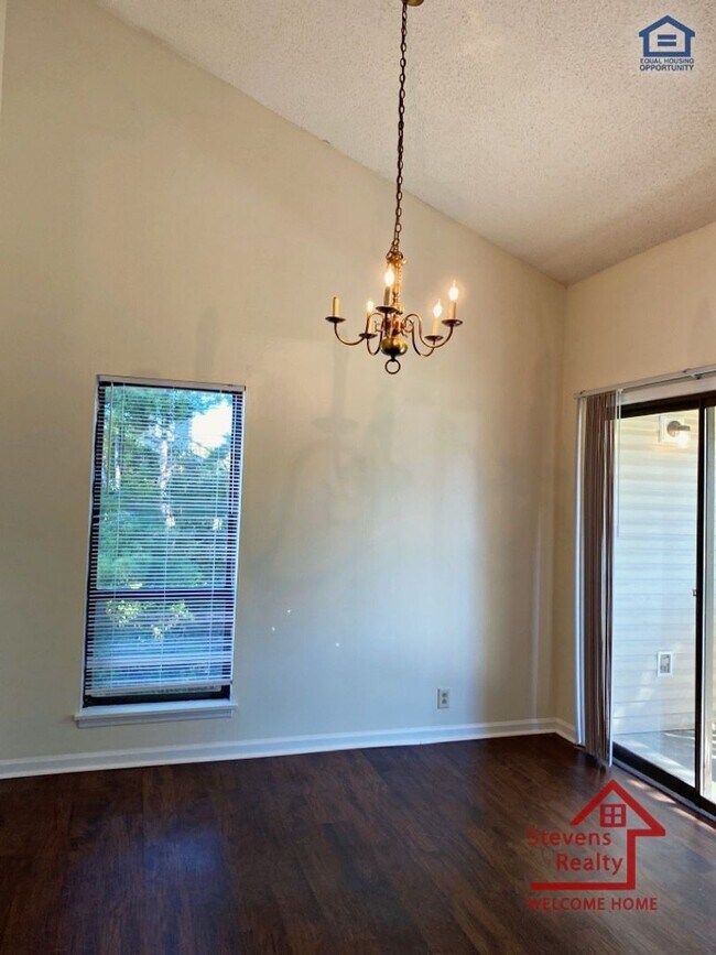Photo - 419 Oriole Dr