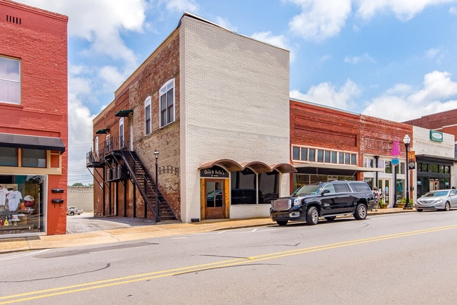 41 Main Street Building - 41 Main St Unit 2