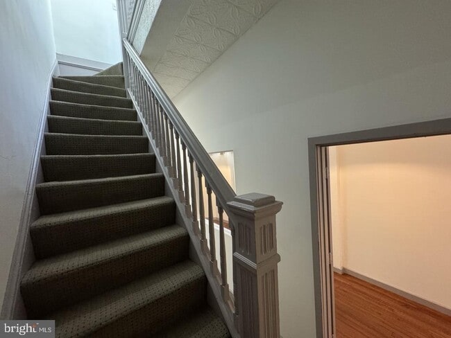 Photo - 328 S Broadway