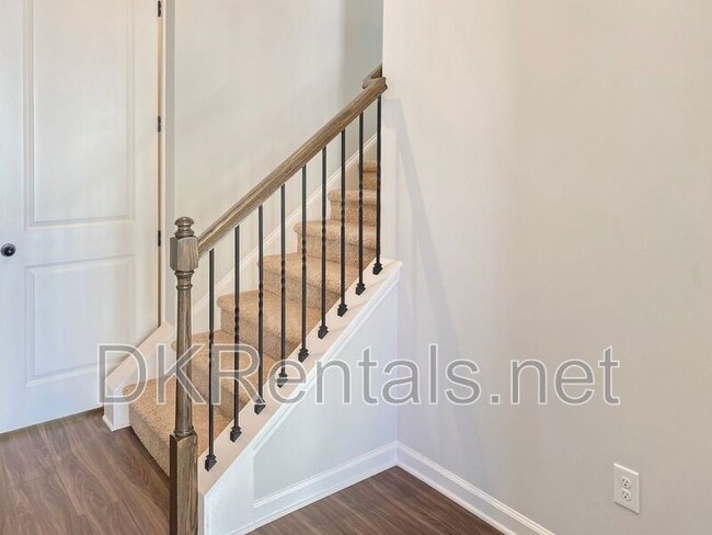 Photo - 241 Birchwood Row