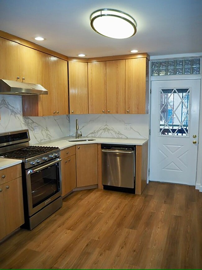 Building Photo - 410 Morningside Ave Unit 1