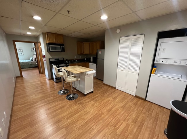 Building Photo - 201 Walnut St Unit 201 Walnut St