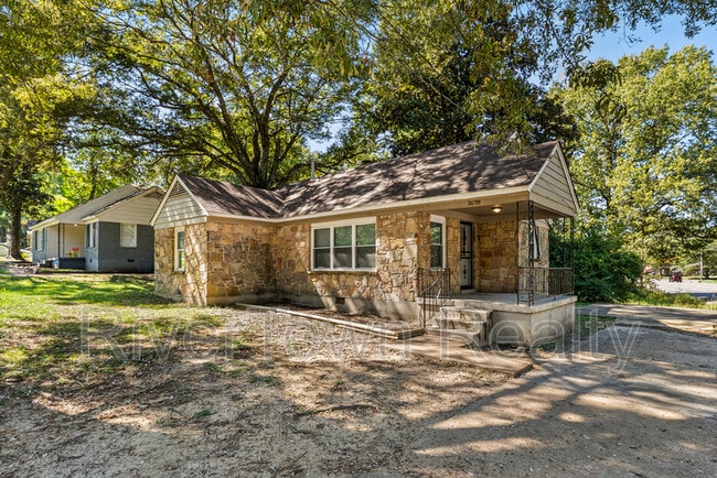 Photo - 1678 Alta Vista Ave