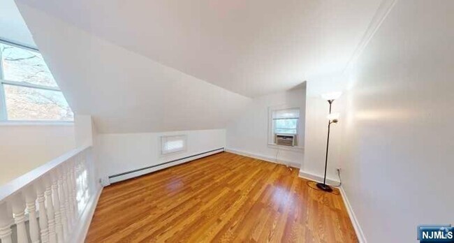 Building Photo - 606-608-608 Irvington Ave Rental