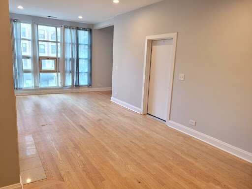 Photo - 1154 N Dearborn St