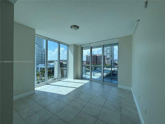 Photo - 185 SW 7th St Unidad 601