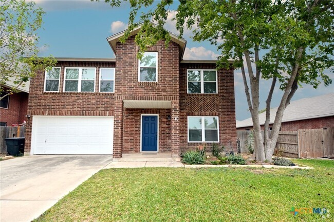 Building Photo - 744 Pinehurst Dr Rental