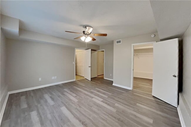 Photo - 4171 Woodcrest Dr