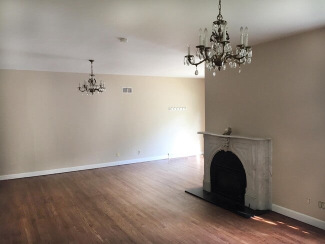 Photo - 354 Ferson Ave