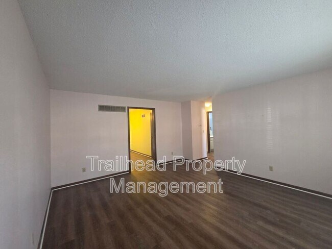 Photo - 7140 Crisp Ave