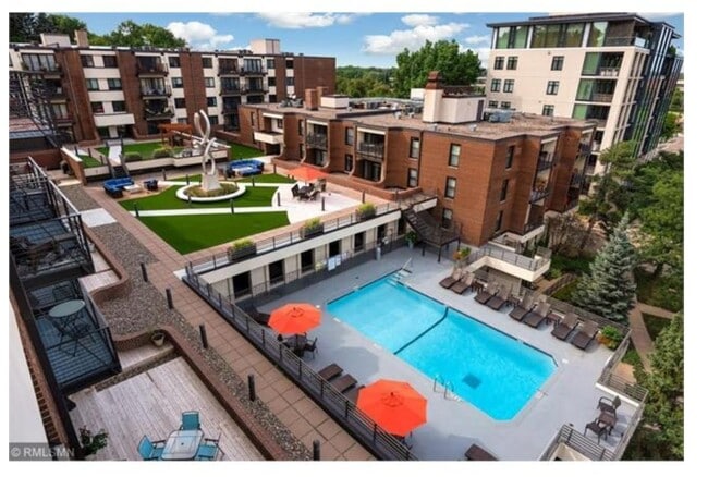 Property Overview - 52 Groveland Ter Unit 312