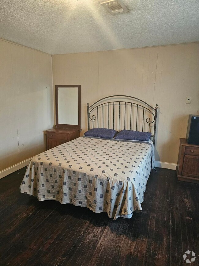 Building Photo - PRIVATE ROOMS Unit #2 Rental