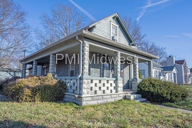 Photo - 156 W Main St