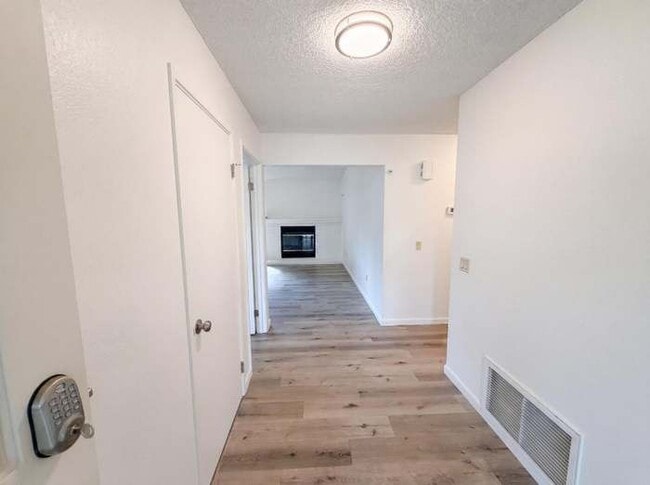 Photo - 5901 Small Hill Ct