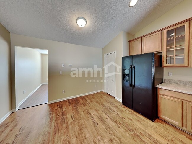 Photo - 6685 Southern Oaks Dr