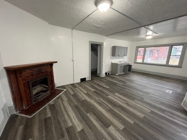 Photo - 452 5th St House