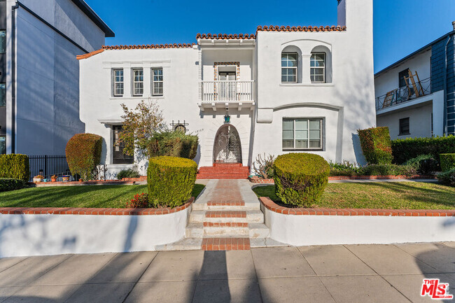 Building Photo - 12109 Hoffman St Unit 12109 1/2 Rental