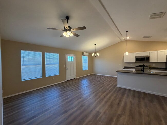 Photo - 4BR Duplex - Modern Energy Efficiency!!!