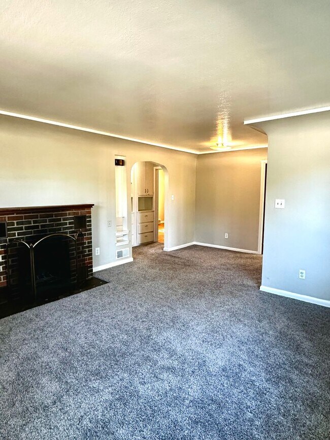 Photo - Charming 2 bedroom on Uintah Unit Upper