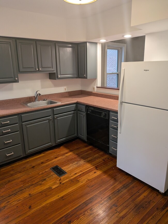 Photo - 19 Wynnewood Avenue