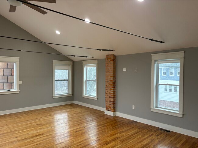 Photo - 115 N Maple St Unit Firehouse  Upstairs