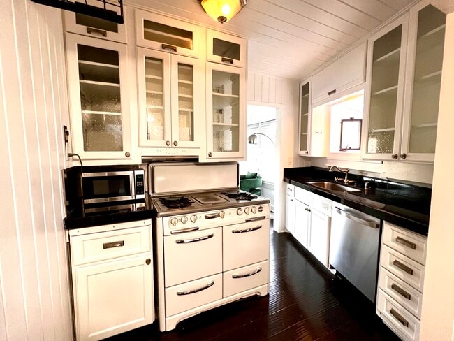 Photo - 2951 Park Center Dr