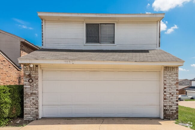 Building Photo - 402 Dawn Dr Rental