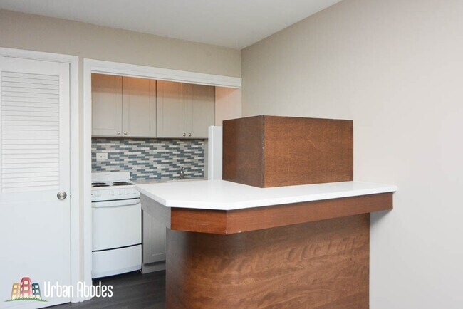 Photo - 2020 N Orleans St Unit M02B