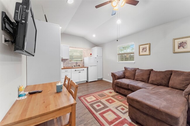 Photo - 6951 Leandra Dr