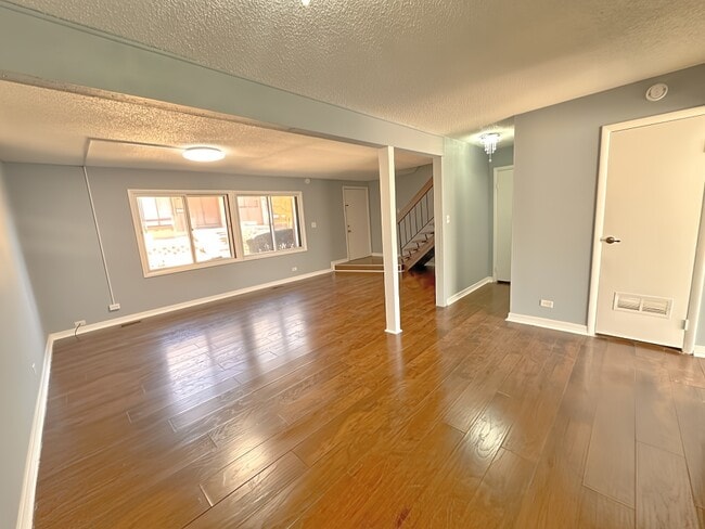 Photo - 5573 Court F