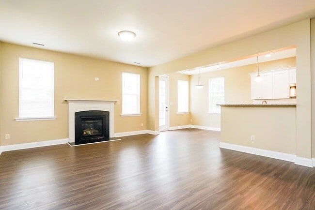 Photo - 65 Crest Cir