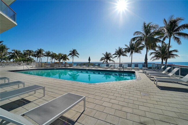 6767 Collins Ave Unit 1620