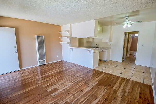 Photo - 1052 Browning Blvd