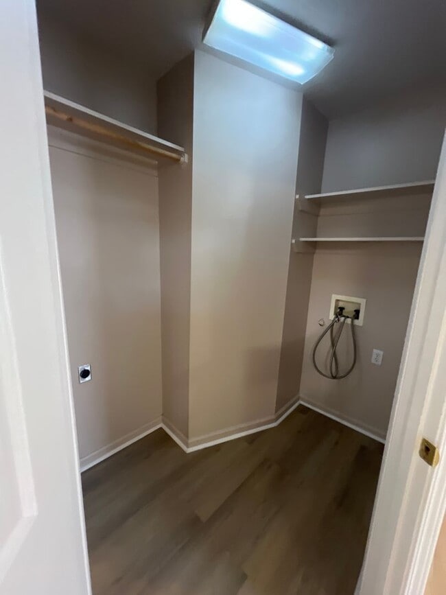 Photo - 2 bedroom 2 bath Duplex for lease right off common street