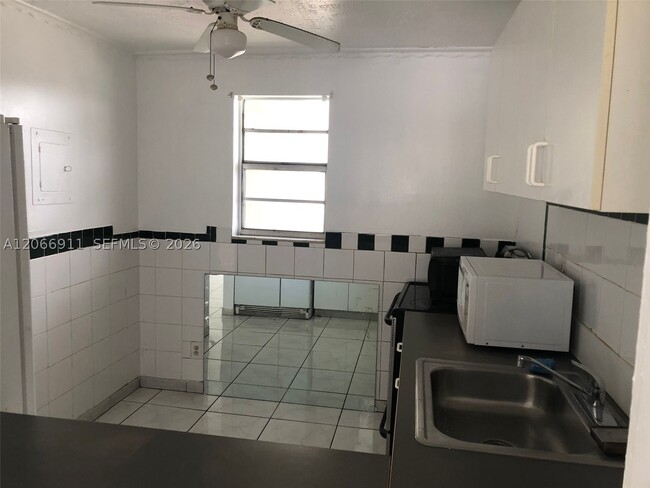 Photo - 220 SW 9th St Unit 201