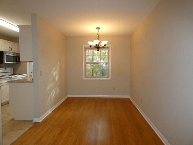 Photo - Two Bedroom Apartment - Great North Ashevi... Unidad Apt #1