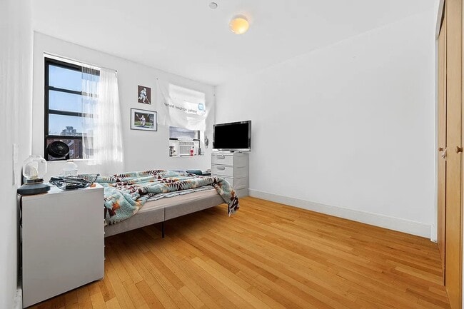 Photo - 193 E 4th St Unit 6F