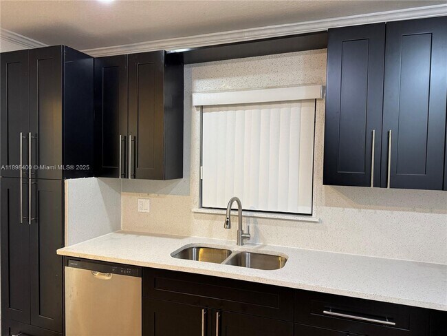 Photo - 470 NE 127th St