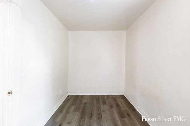 Photo - Light-Filled & Well-Connected Living – 1 B...